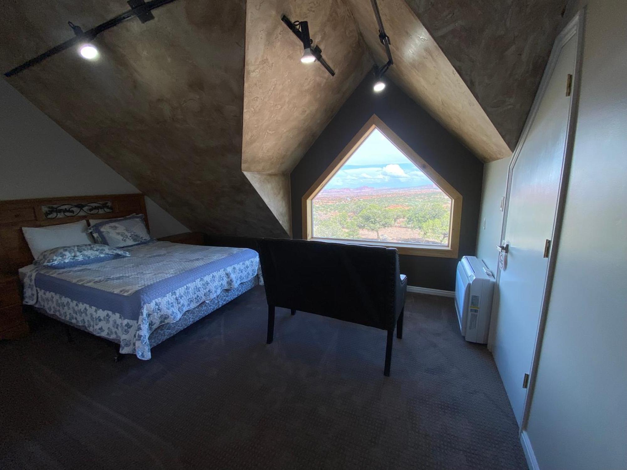 Skyridge Inn Торрі Екстер'єр фото